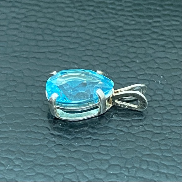Vintage Sterling Silver Blue Topaz CZ Cubic Zirconia Teardrop Pendant 0.7g - Picture 7 of 15